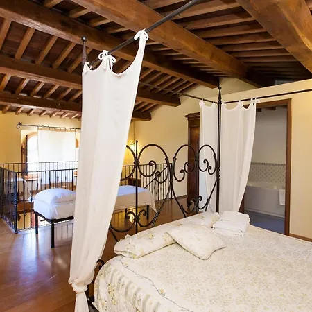 Hotel Podere Caldaruccio La Pineta For 18 People Ramazzano - Le Pulci